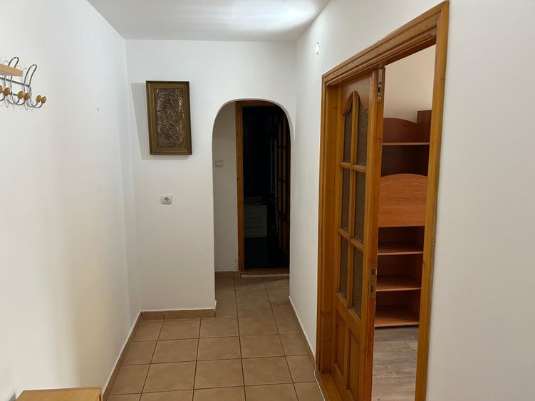 Apartament cu 2 camere decomandat în Exterior Vest