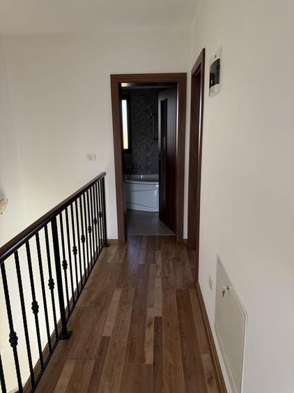 Casă cu 4 camere cu Teren 350 Mp în Dumbrăvița