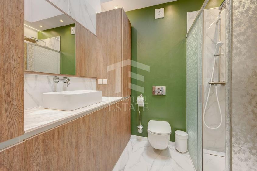 Apartament cu 3 camere semidecomandat, mobilat în Nord