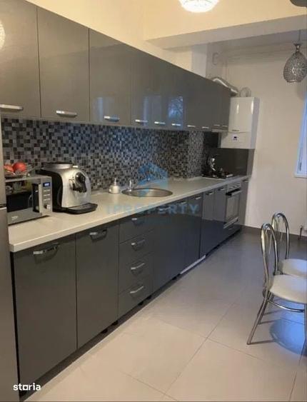 Apartament cu 3 camere decomandat în P-ța Muncii