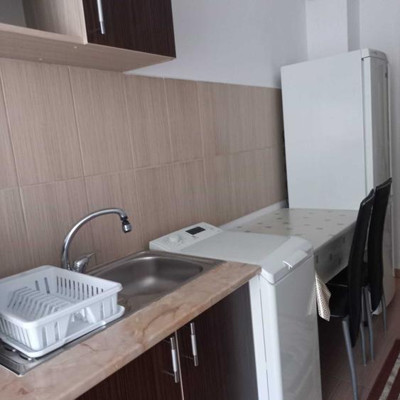 Garsonieră decomandată în Sud