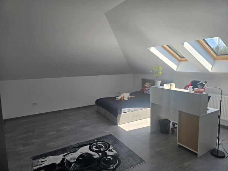 Casă cu 4 camere în Valu lui Traian