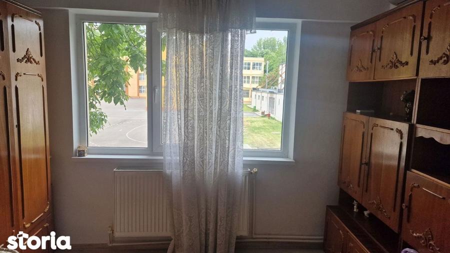 Apartament cu 2 camere decomandat, mobilat în Viziru 3
