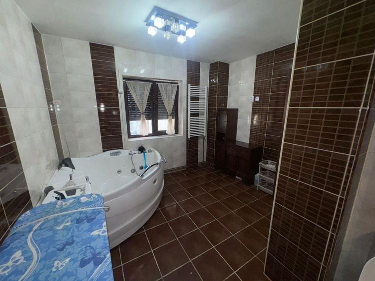 Apartament cu 4 camere decomandat în Exercițiu