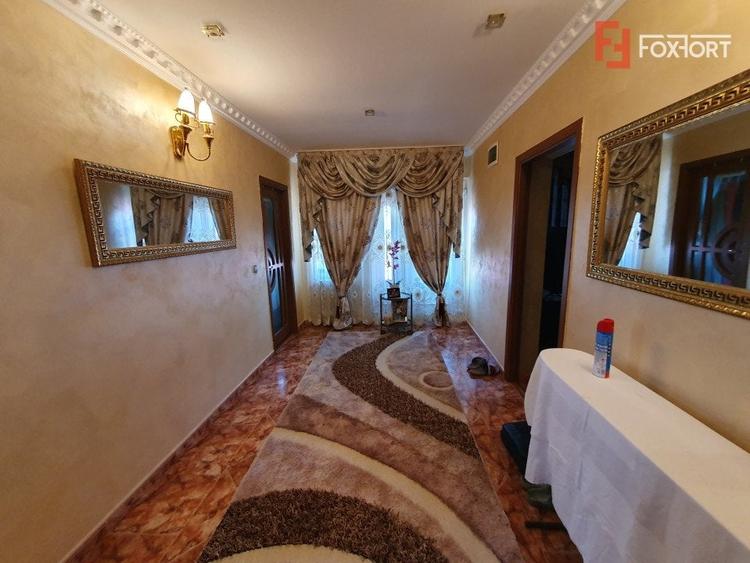 Casă individuală cu 5 camere cu Garaj în Denta