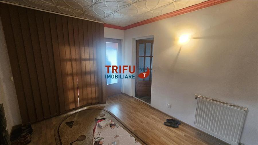 Casă individuală cu 7 camere cu Canalizare în Tolstoi