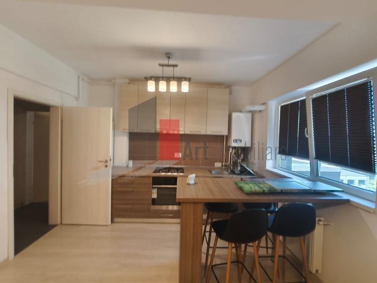 Apartament cu 2 camere semidecomandat, mobilat în Berceni