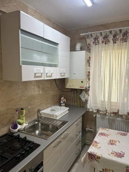 Apartament cu 2 camere decomandat, mobilat în Cezar Petrescu