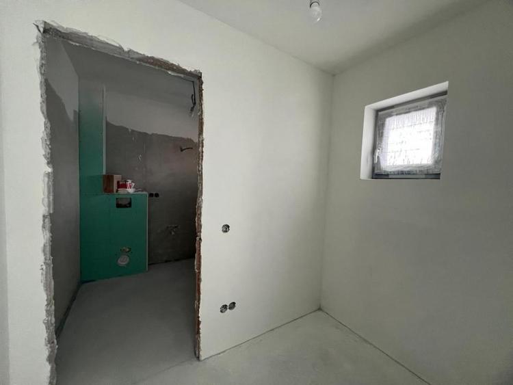 Duplex cu 5 camere cu Teren 369 Mp în Vest