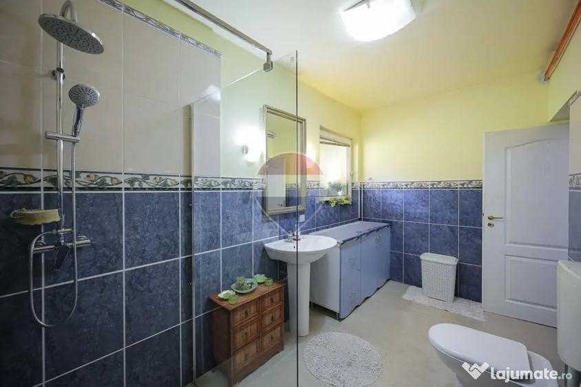 Casă cu 5 camere cu Teren 554 Mp în Central