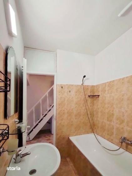 Casă cu 4 camere cu Teren 160 Mp în Central