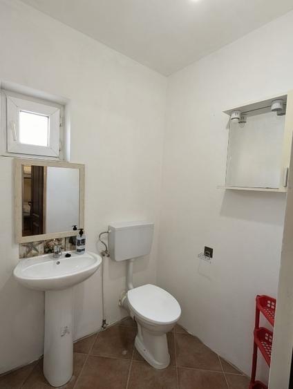 Apartament cu 4 camere decomandat, mobilat în Central