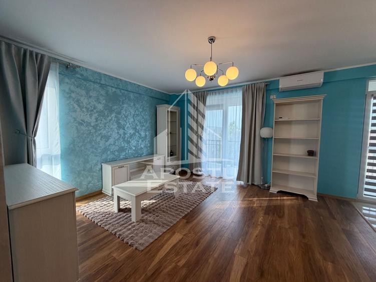 Apartament cu 3 camere decomandat în Aradului