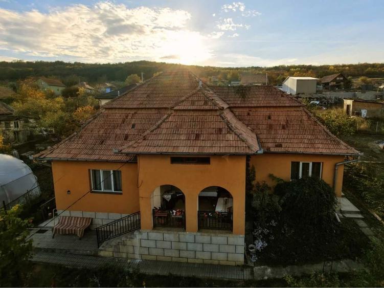 Casă cu 3 camere în Central