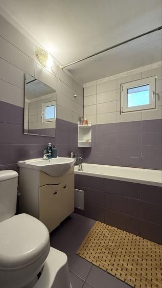 Apartament cu 3 camere decomandat în Rahova