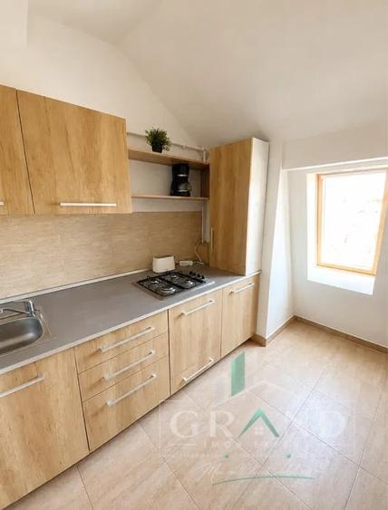 Apartament cu 3 camere decomandat, mobilat în Iris