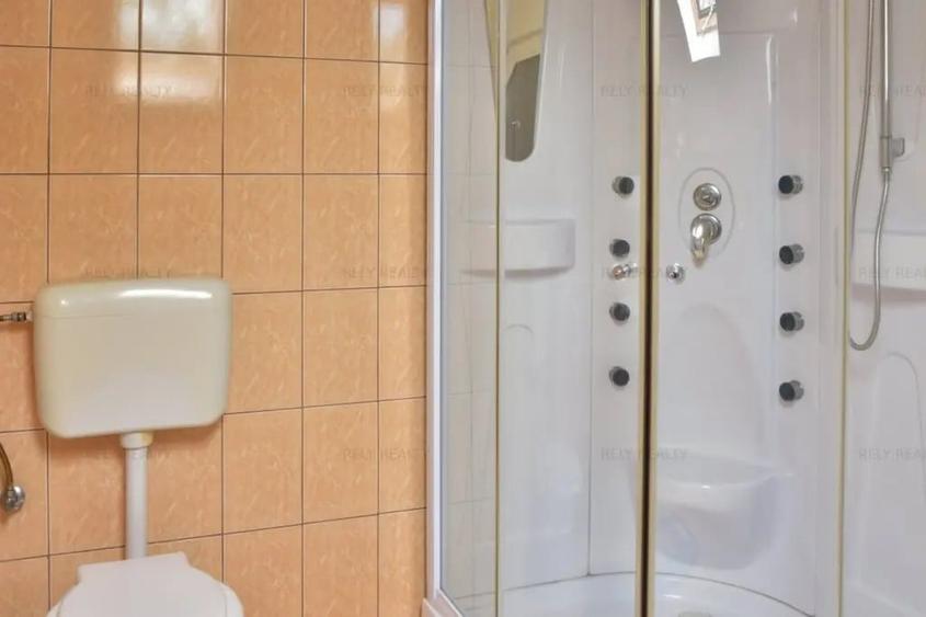 Casă cu 5 camere în Vulcana-Pandele