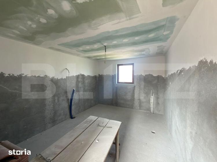 Casă cu 5 camere cu Teren 1500 Mp în Podari