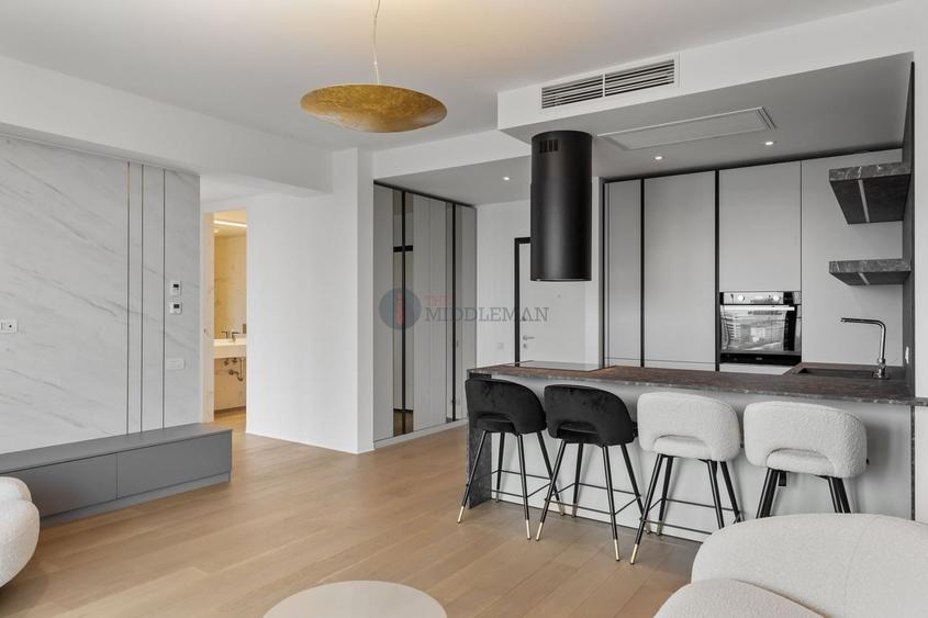 Apartament cu 3 camere semidecomandat, mobilat în Floreasca