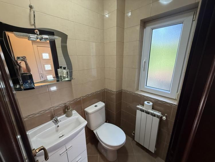 Casă individuală cu 4 camere cu Canalizare în Cetate