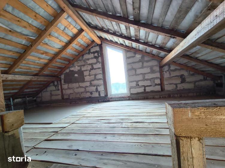 Casă cu 4 camere cu Teren 1200 Mp în Central