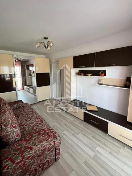 Apartament cu 3 camere decomandat în 6 Vânători