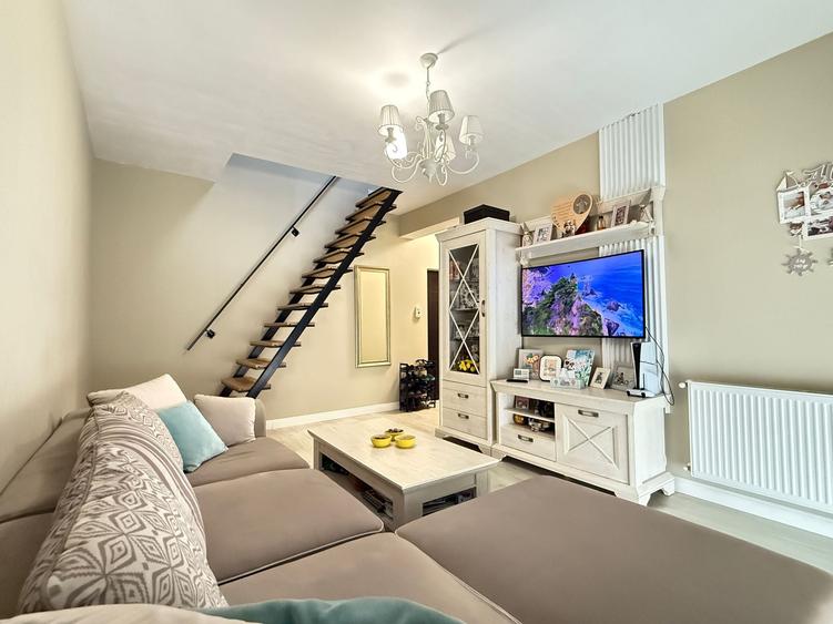 Penthouse cu 4 camere decomandat în Dumbrăvița