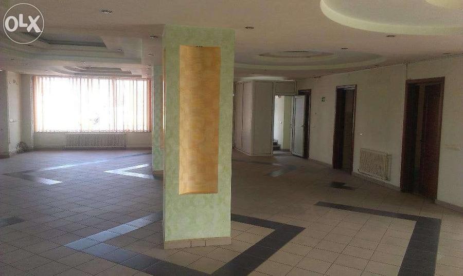 Birou, de 170 mp, în Central