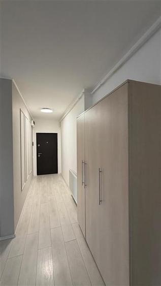 Apartament cu 3 camere semidecomandat, mobilat în Zorilor