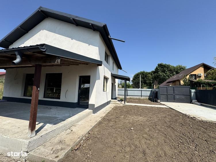 Casă cu 3 camere în Vânători
