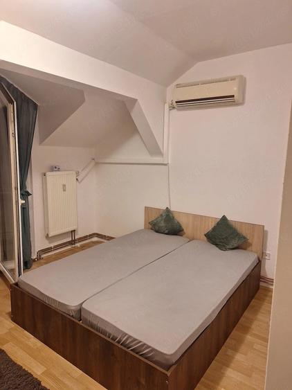 Garsonieră decomandată în Central
