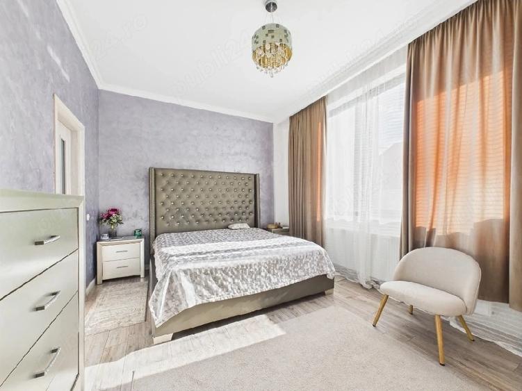 Apartament cu 3 camere semidecomandat în Dămăroaia