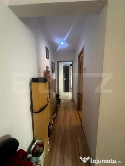 Apartament cu 3 camere semidecomandat, mobilat în Craiovița Nouă