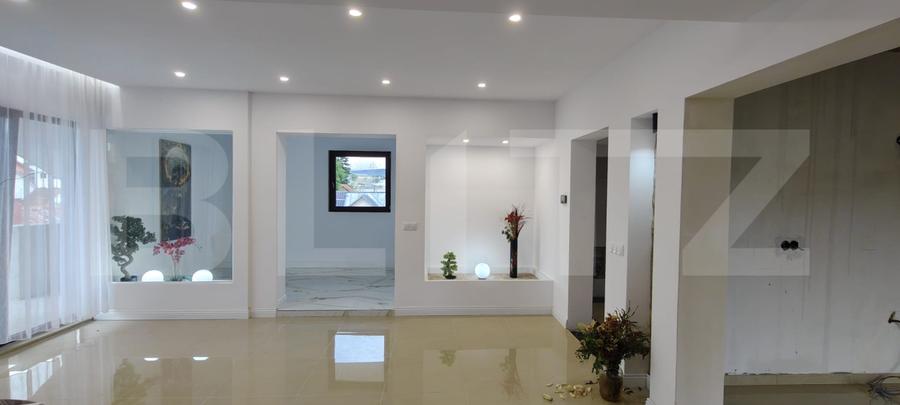 Apartament cu 5 camere decomandat, mobilat în Centura