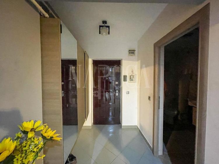 Apartament cu 4 camere semidecomandat în Florești