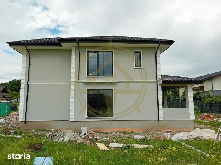 Casă cu 5 camere cu Teren 500 Mp în Corbeanca