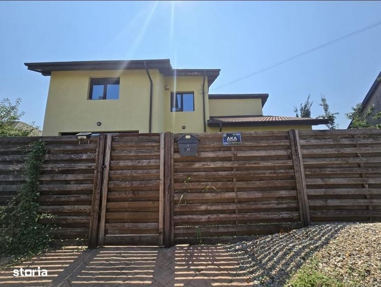 Casă cu 4 camere în Corbeanca