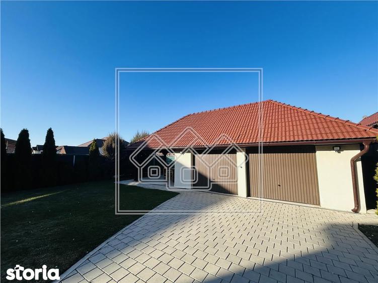 Casă cu 5 camere cu Teren 661 Mp în Șura Mică