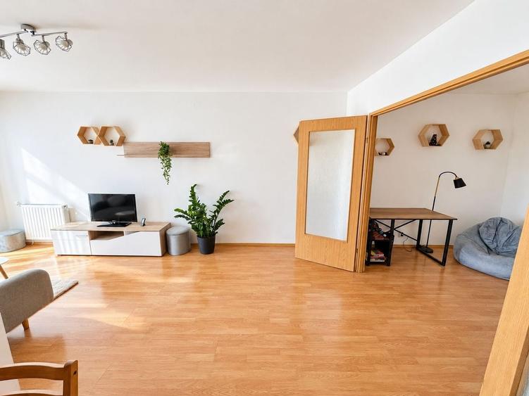 Apartament cu 3 camere semidecomandat, mobilat în Gheorgheni