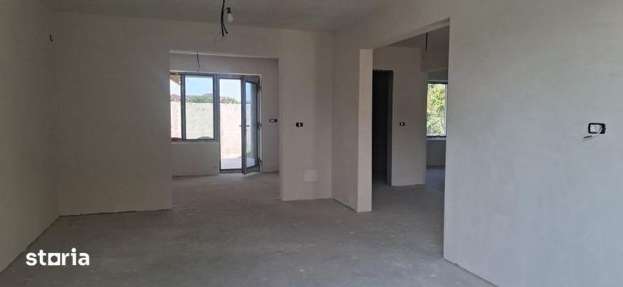 Casă cu 3 camere cu Teren 130 Mp în Sud
