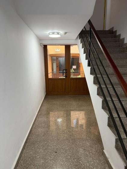 Apartament cu 3 camere decomandat, mobilat în Colentina