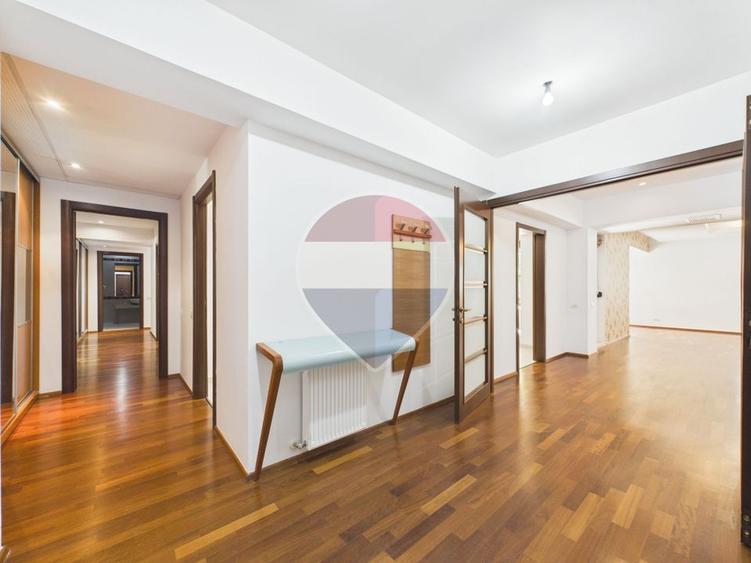 Apartament cu 3 camere decomandat, mobilat în Șoseaua Nordului