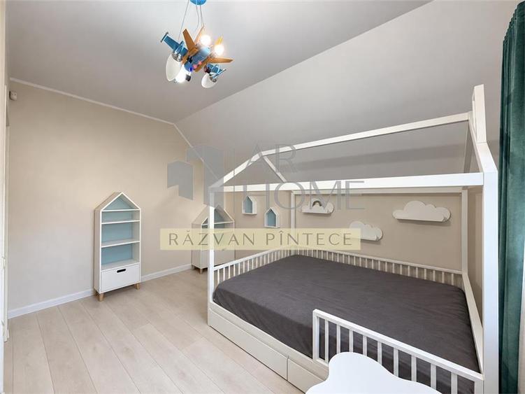 Casă individuală cu 4 camere cu Piscina în Păuleștii Noi