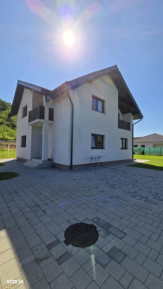 Casă cu 4 camere cu Teren 542 Mp în Central