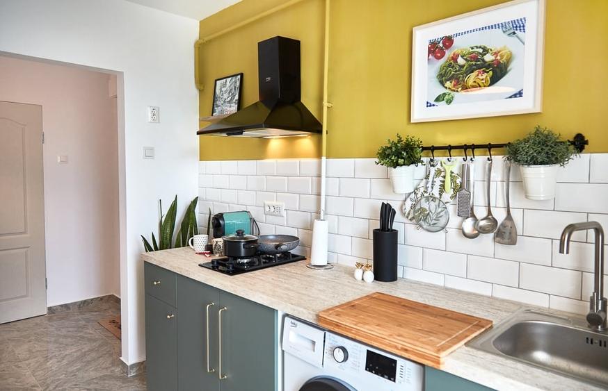 Apartament cu 3 camere decomandat, mobilat în City Park Mall