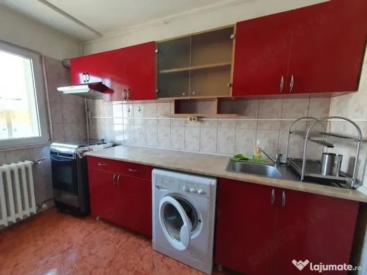 Apartament cu 2 camere decomandat în Basarabia