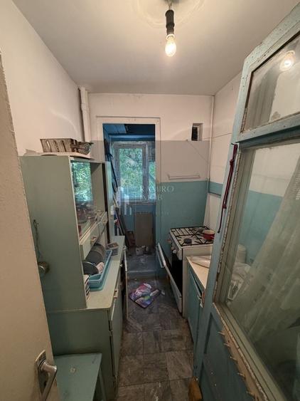 Apartament cu 2 camere semidecomandat în Berceni