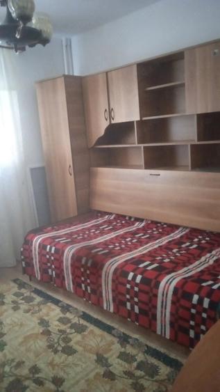 Apartament cu 2 camere decomandat în Micro 20