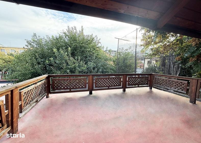 Casă cu 4 camere în Decebal