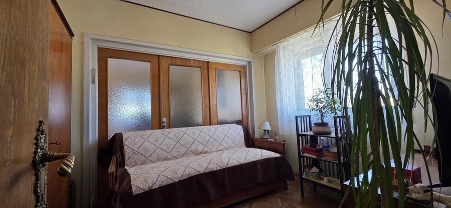 Apartament cu 3 camere decomandat în Cotroceni